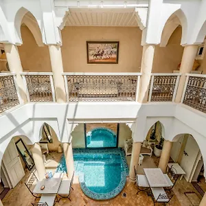 Awinati Location Privatisee ,piscine Chauffee , Beau Rooftop *** Marrakesh